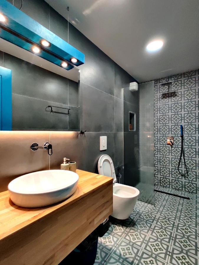Piro'S Cozy Rooms - City Centre Корча Екстер'єр фото