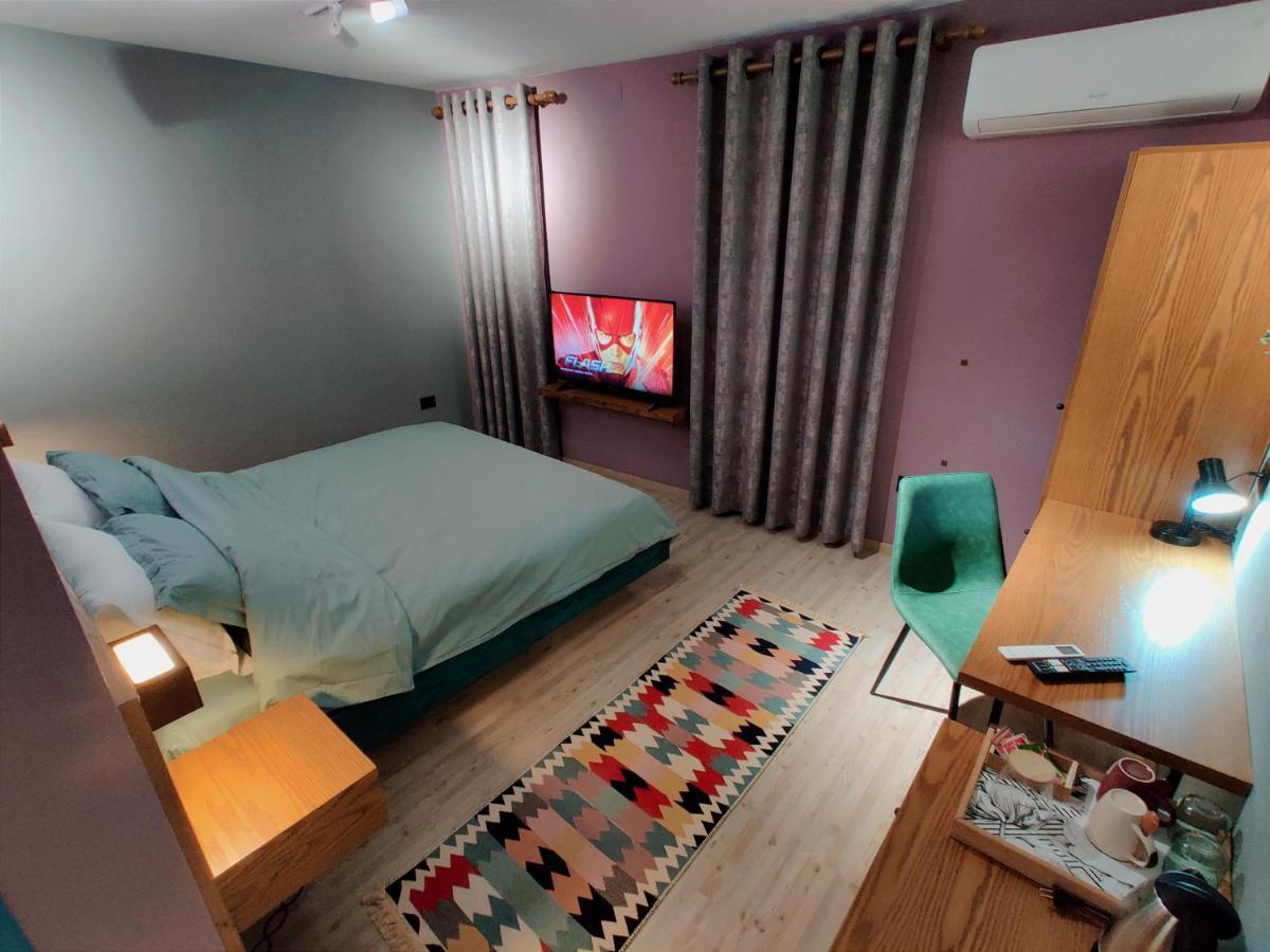 Piro'S Cozy Rooms - City Centre Корча Екстер'єр фото
