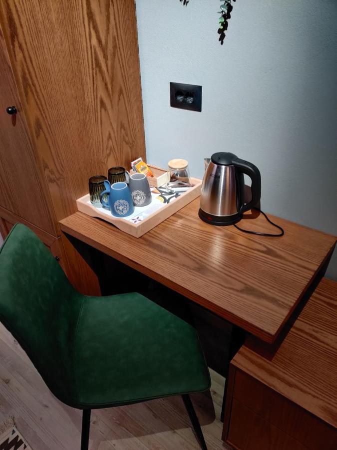 Piro'S Cozy Rooms - City Centre Корча Екстер'єр фото